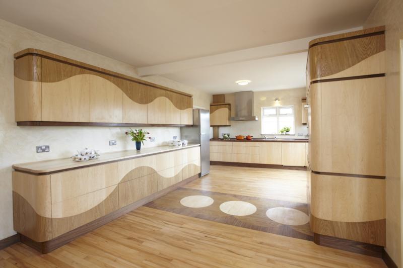 Kitchen in wood by Dovetailors